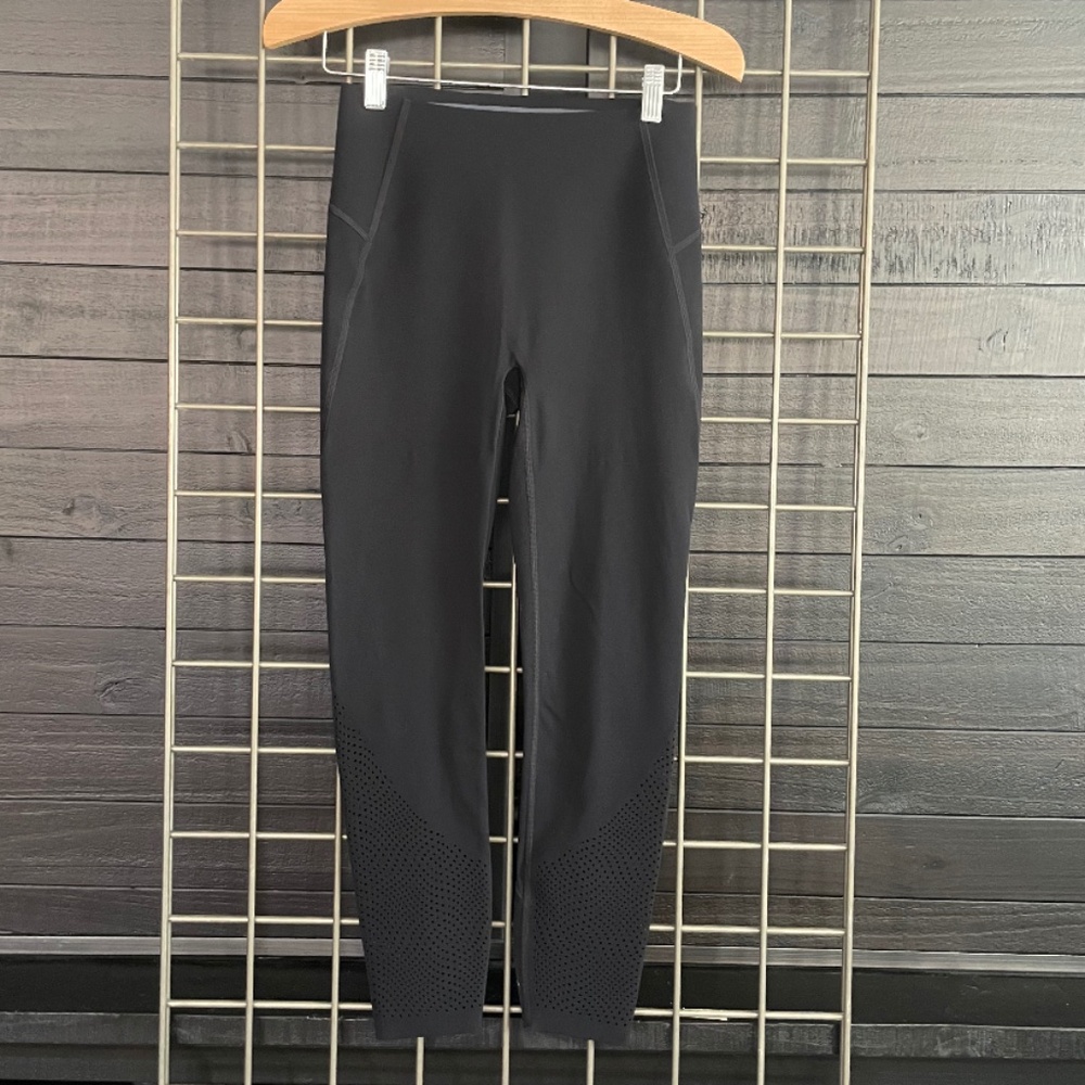SPANX Laser Perforated Crop, Black, sz XS